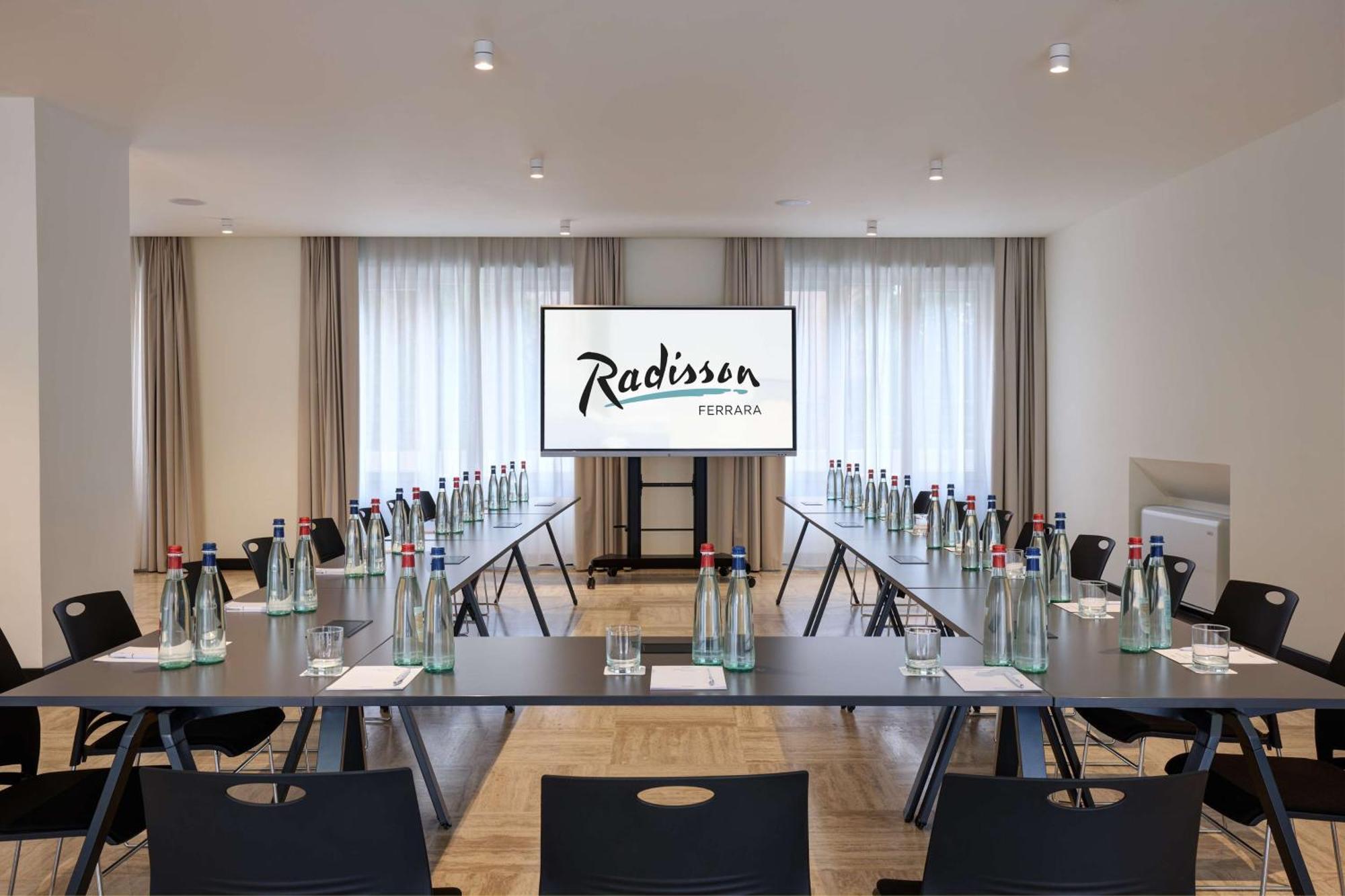 Radisson Hotel 费拉拉 外观 照片