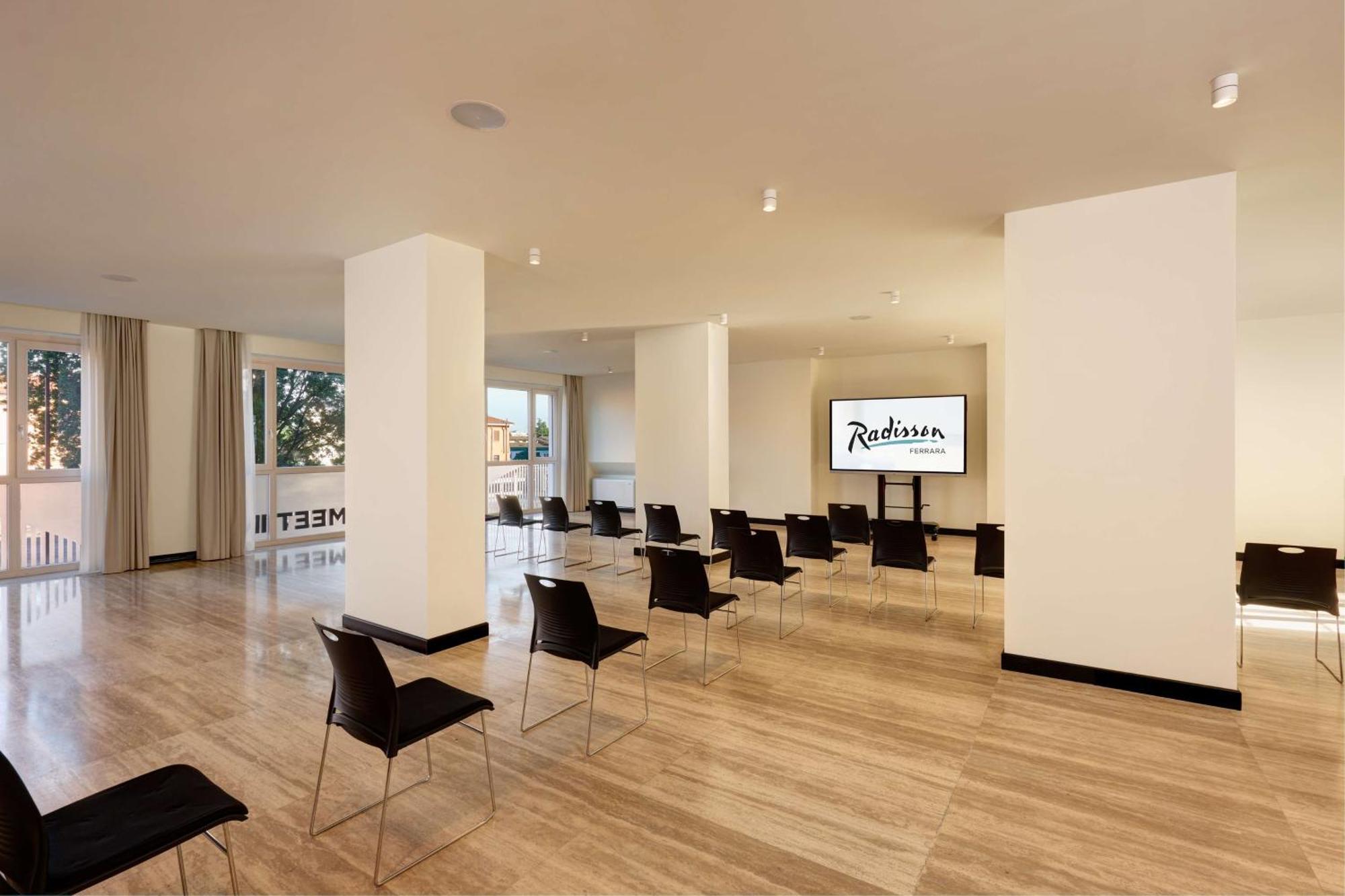 Radisson Hotel 费拉拉 外观 照片